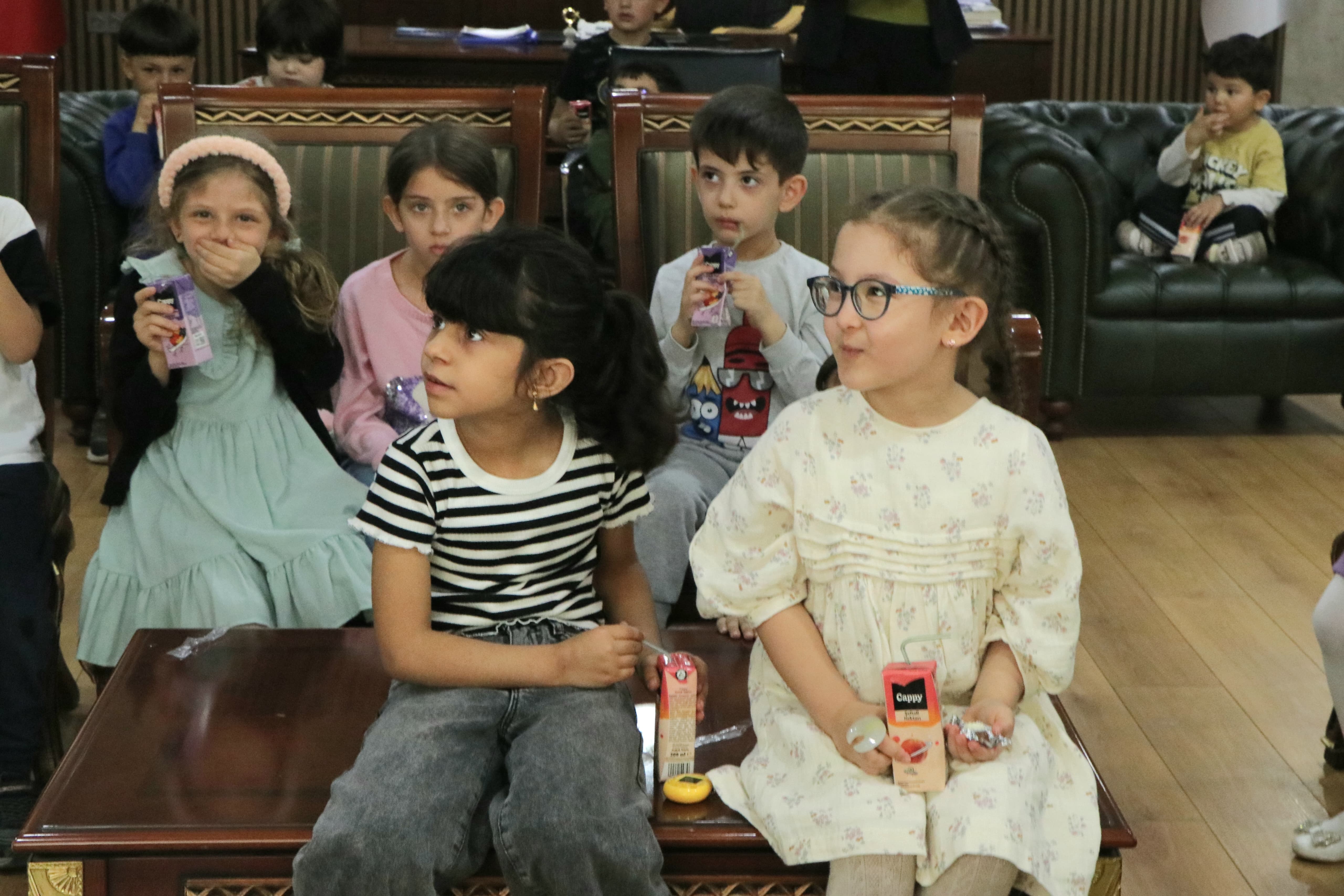 bahceseh-r-kolej-anaokulu-ogrenc-ler-beled-yem-ze-renk-katti